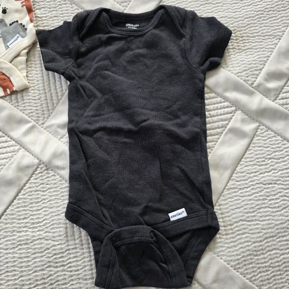 🔥5 FOR $25🔥NWOT Gerber Baby Boy Dino Onesies 4 Pack 0-3months - Picture 2 of 11